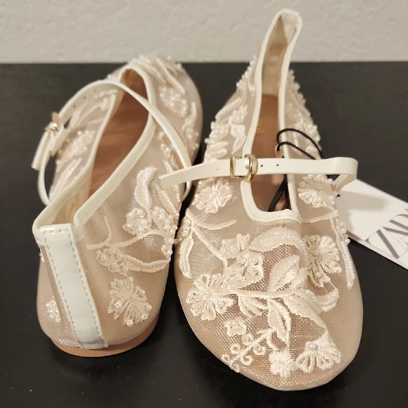 Zara Women's Beige Floral Flats - Picture 2 of 6